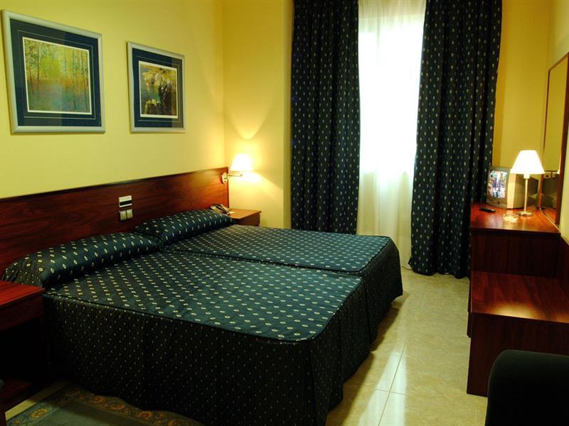 Checkin Valencia Ciscar Hotel 4*